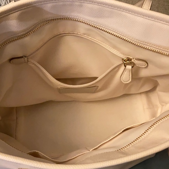 Coach Pebble Leather Purse - Picture 8 of 13